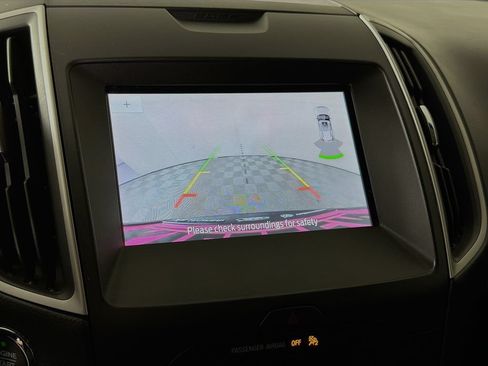 Used 2020 Ford Edge SEL w/ Convenience Package FWD image 18