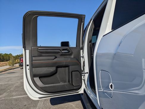 Used 2024 GMC Sierra 2500 AT4 image 56