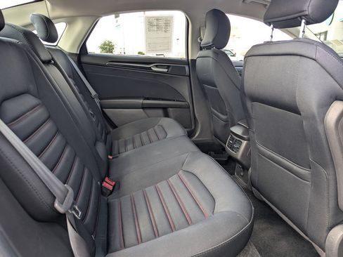 Used 2016 Ford Fusion SE AWD/4WD image 28