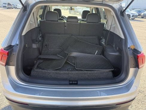 Certified 2019 Volkswagen Tiguan SE w/ Panoramic Sunroof Package image 6