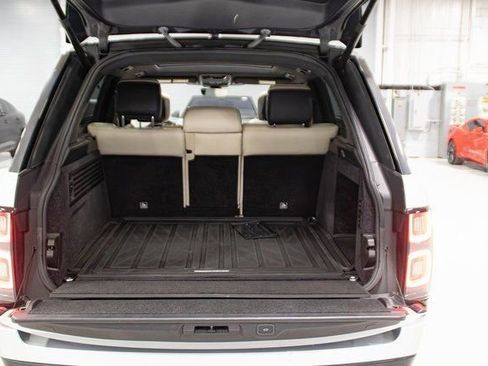 Used 2018 Land Rover Range Rover HSE image 14