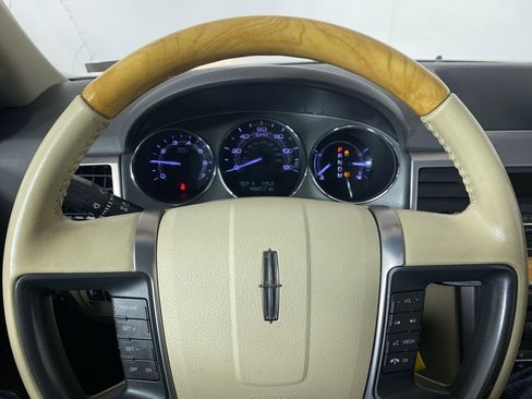Used 2012 Lincoln MKZ image 3