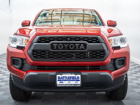 Certified 2022 Toyota Tacoma SR AWD/4WD image 2