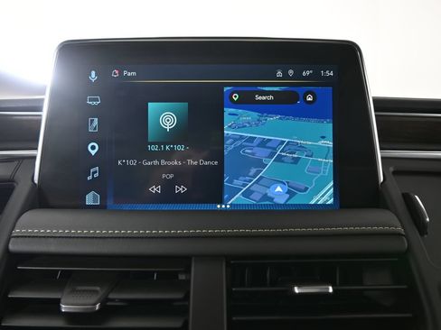 Used 2023 Chevrolet Suburban Premier w/ Advanced Technology Package AWD/4WD image 27