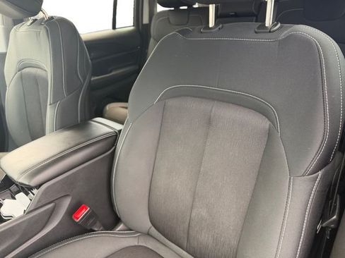 Certified 2023 Jeep Grand Cherokee Laredo w/ Luxury Tech Group I AWD/4WD image 18