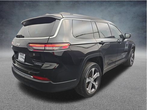 Used 2023 Jeep Grand Cherokee L Limited AWD/4WD image 9