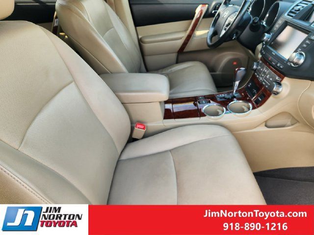 Used 2011 Toyota Highlander Limited w/ Tow Pkg AWD/4WD image 15
