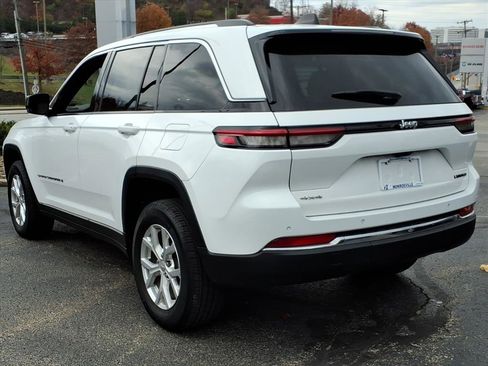 Certified 2023 Jeep Grand Cherokee Limited image 3