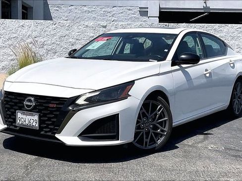 Certified 2023 Nissan Altima 2.0 SR FWD image 1