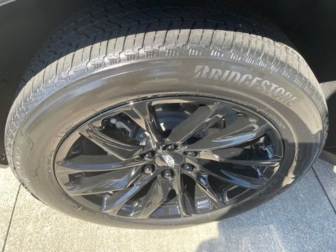 Used 2024 Cadillac Escalade Sport Platinum w/ LPO, ONYX Package AWD/4WD image 31