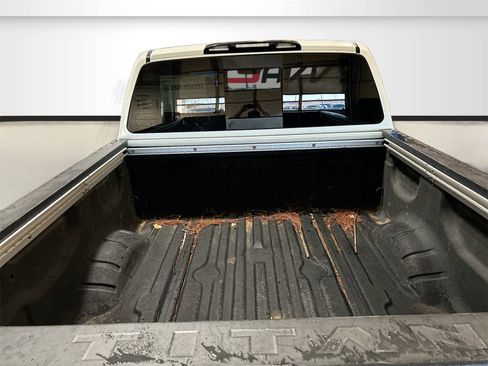 Used 2017 Nissan Titan SL image 27