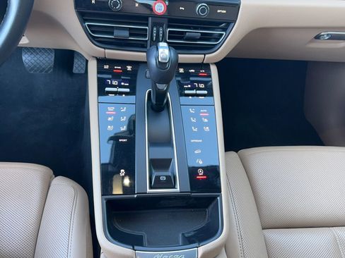 Used 2022 Porsche Macan Sport Edition w/ Premium Package Plus image 21