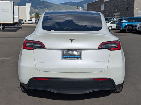 Used 2021 Tesla Model Y Long Range AWD/4WD image 4