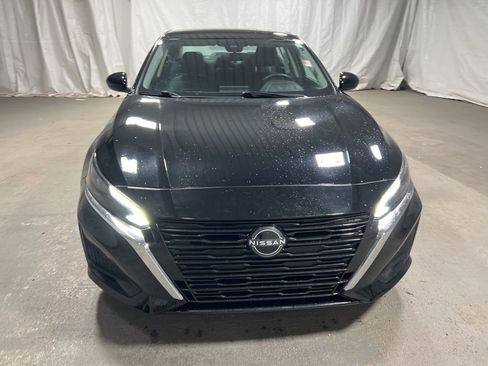 Used 2023 Nissan Altima 2.5 S image 2