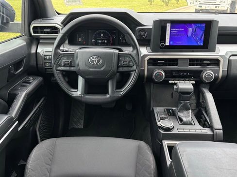 Used 2025 Toyota Tacoma SR5 AWD/4WD image 10