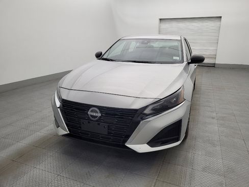 Used 2024 Nissan Altima 2.5 SV image 15