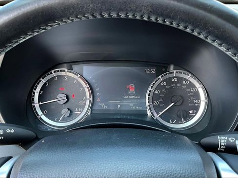 Used 2023 Toyota Highlander LE FWD image 13