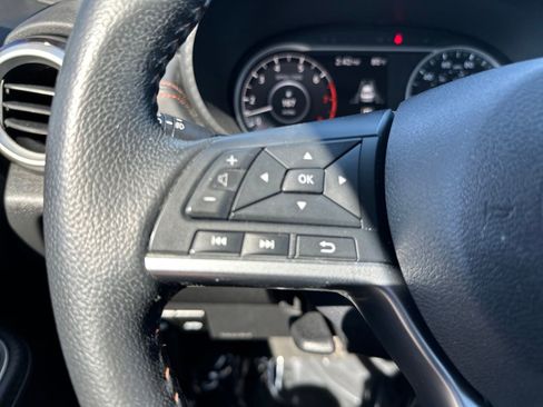 Certified 2020 Nissan Versa SR image 13