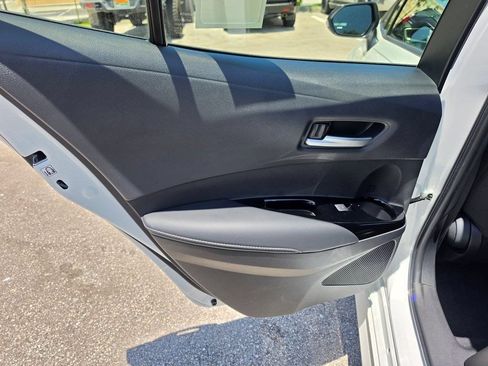 Certified 2025 Toyota Corolla SE w/ SE Package FWD image 30