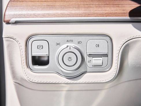 Used 2026 Mercedes-Benz Maybach GLS 600 4MATIC image 61