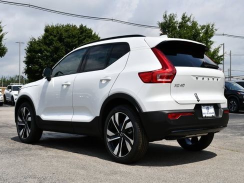New 2025 Volvo XC40 B5 Plus w/ Protection Package Premier image 5