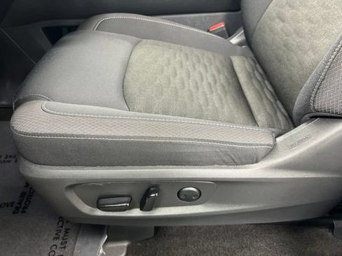 Used 2025 Nissan Pathfinder SV AWD/4WD image 15