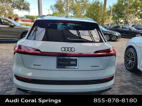 Certified 2022 Audi e-tron Premium Plus image 5