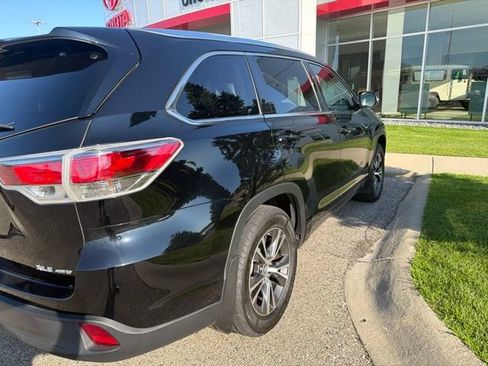 Used 2016 Toyota Highlander XLE AWD/4WD image 8