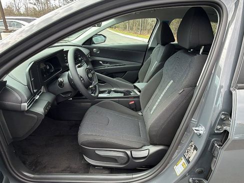 New 2026 Hyundai Elantra SE image 9
