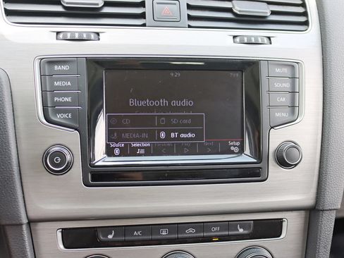 Used 2015 Volkswagen Golf TDI SE FWD image 22