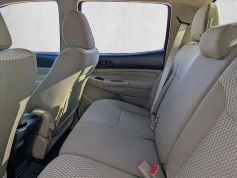 Used 2015 Toyota Tacoma PreRunner w/ SR5 Package image 16