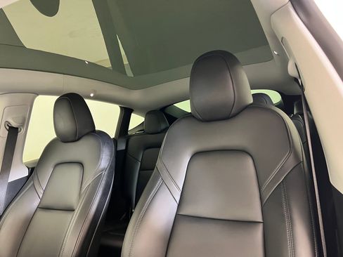 Used 2025 Tesla Model Y Performance image 15