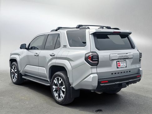 Used 2025 Toyota 4Runner TRD Sport Premium AWD/4WD image 3