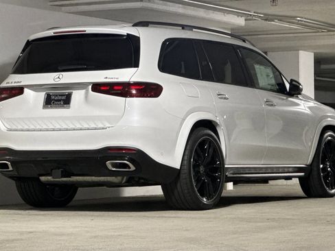 New 2026 Mercedes-Benz GLS 580 4MATIC image 8