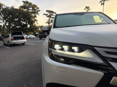 Used 2022 Lexus LX 600 4WD w/ Interior Upgrade Package image 12