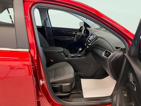 Used 2023 Chevrolet Equinox LT AWD/4WD image 9