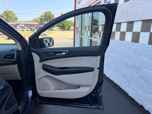 Used 2017 Ford Edge Titanium w/ Equipment Group 302A AWD/4WD image 32