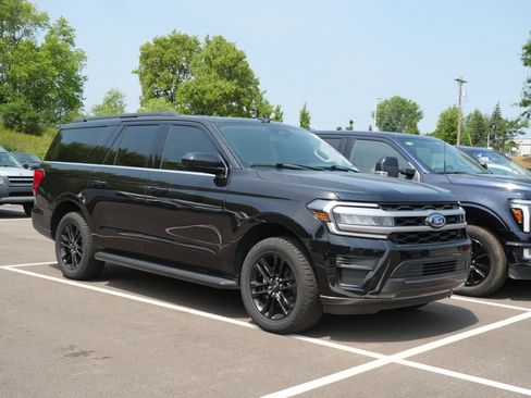 Used 2024 Ford Expedition Max XLT AWD/4WD image 3