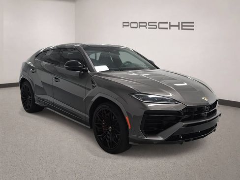 Used 2025 Lamborghini Urus SE AWD/4WD image 8