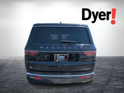 Used 2022 Jeep Wagoneer Series III w/ Premium Group I RWD image 5