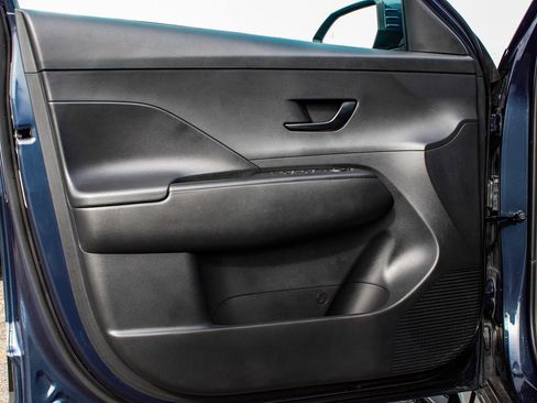 Used 2025 Hyundai Kona SEL image 8