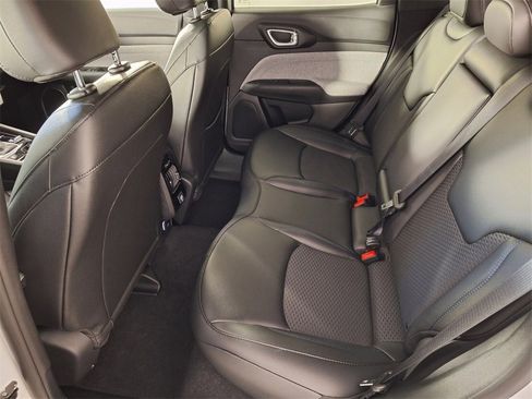 New 2026 Jeep Compass Latitude image 13