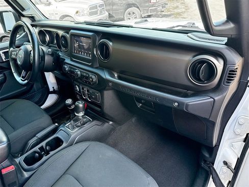 Used 2021 Jeep Wrangler Unlimited Sport image 32