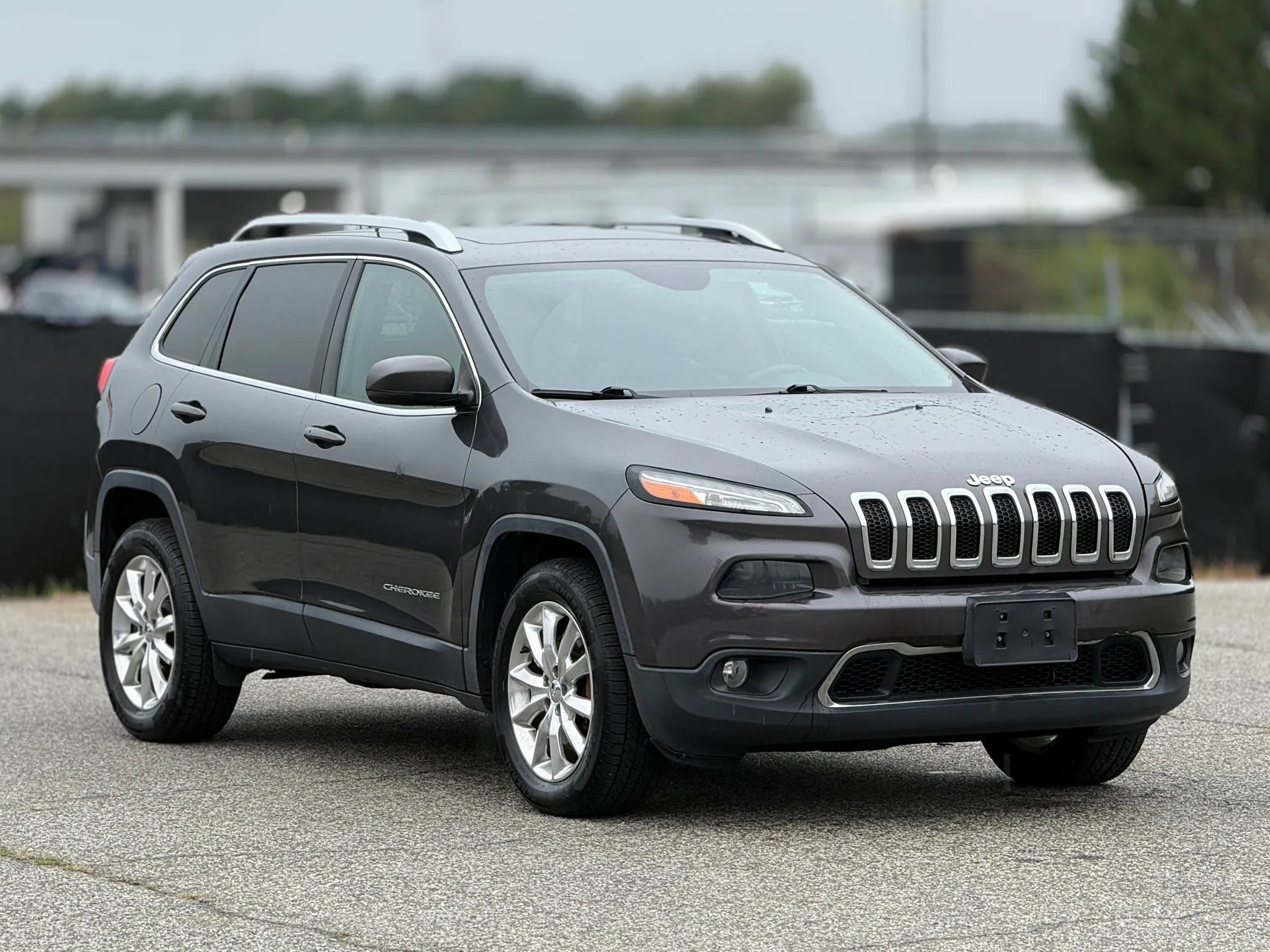 Used 2016 Jeep Cherokee Limited AWD/4WD image 1