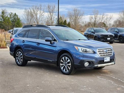 Used 2017 Subaru Outback 3.6R Limited image 4