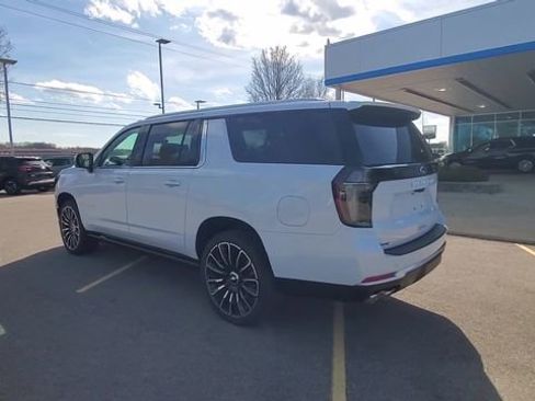 New 2026 Chevrolet Suburban High Country image 6