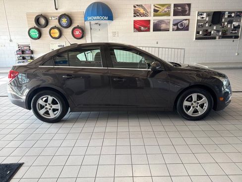 Used 2015 Chevrolet Cruze LT w/ Sun And Sound Package FWD image 2