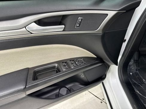 Used 2018 Ford Fusion S FWD image 8