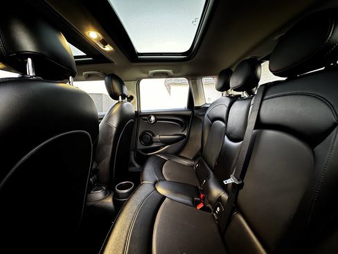 Used 2017 MINI Cooper 4-Door Hardtop image 13