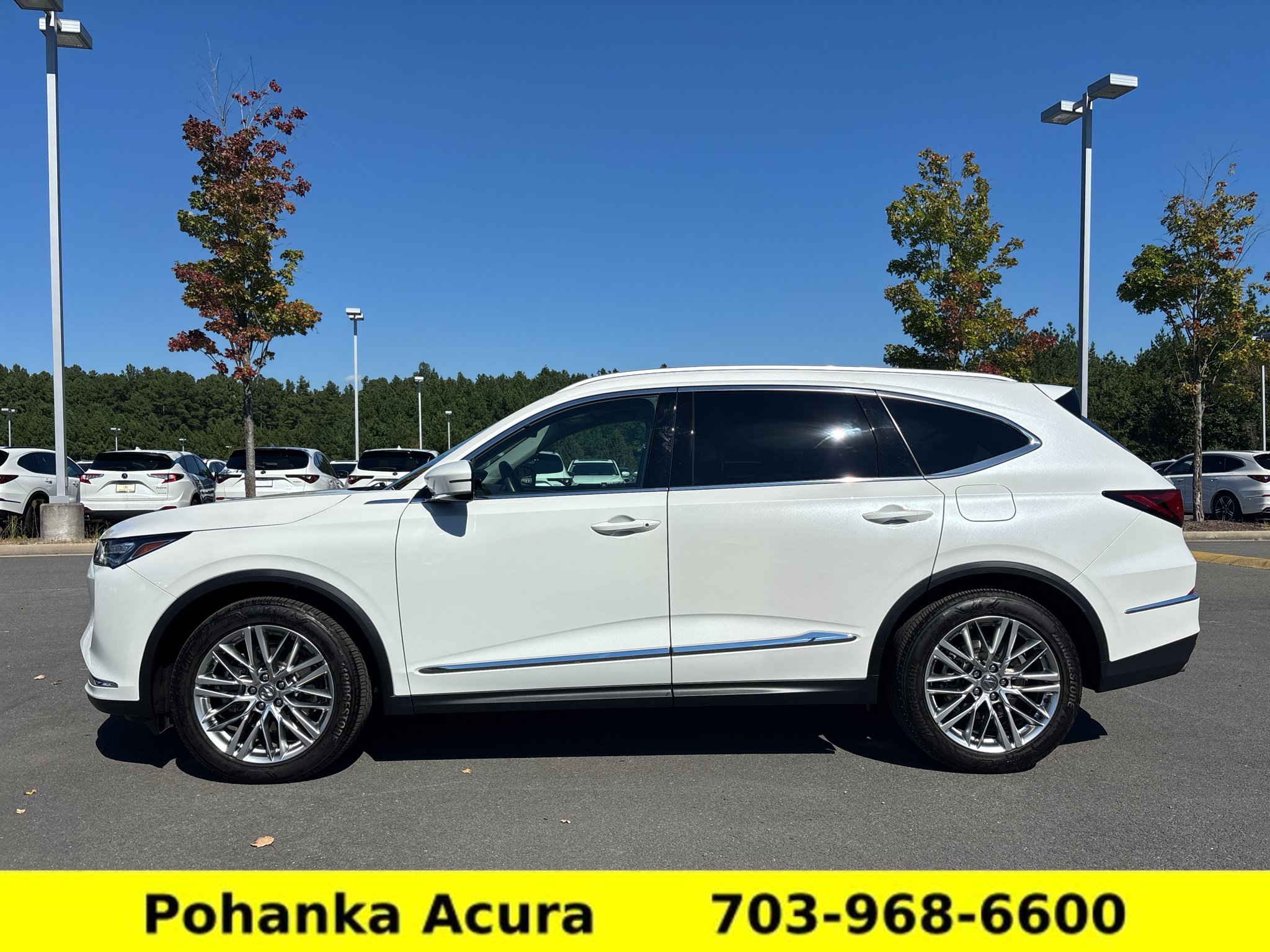 Used 2023 Acura MDX w/ Advance Package AWD/4WD image 4